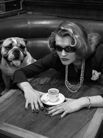 POMELLATO宝曼兰朵呈现赫尔穆特·纽顿（HELMUT NEWTON）80 年代影像展