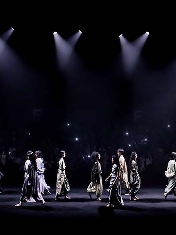 正午悖论：TUYUE涂月SS26的存在练习与静默显化 光最盛时，言语便失去了立足之地。