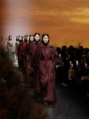 Max Mara 2025 秋冬大秀 “桀骜女主角”续写女性力量非凡篇章