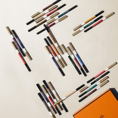 爱马仕TRAIT D'HERMÈS系列 色彩凝聚笔尖，描绘双唇明眸之美