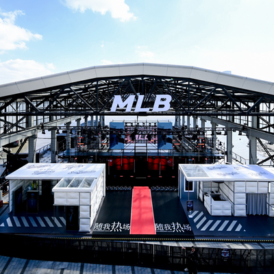 MLB品牌随我热场·西岸快闪空间空降上海，直击冬日高光主场 随我热场·灵感秀强势刷屏，沉浸体验MLB 2025冬季羽绒系列