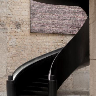 圣罗兰巴黎蒙田大道精品店焕新启幕，Anthony Vaccarello 以建筑美学诠释品牌精髓