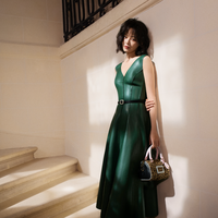 ROGER VIVIER 官宣辛芷蕾为全球品牌代言人 共启「RV 之家」优雅新篇