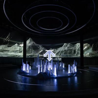 迪桑特「问顶未来」品牌大秀于北京华贸盛大举行 以一座“未来之城”开启专业运动新篇章