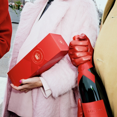 酩悦香槟以节日欢庆限定礼盒点亮年末欢聚时光