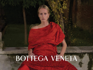 Bottega Veneta重返威尼斯, 携Juergen Teller重磅发布2026夏季广告大片