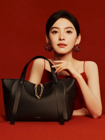 纪梵希全新发布 THE SNATCH 小蛮腰系列手袋