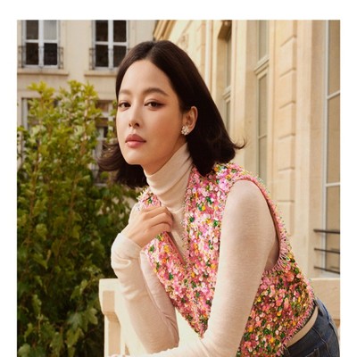 倾情呈献 2026 春夏“BELLE VIVIER 六十周年系列”广告大片 由全球品牌代言人辛芷蕾演绎