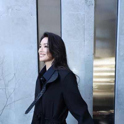 全球品牌大使舒淇演绎Bottega Veneta 2026夏季系列全新Baby Veneta手袋