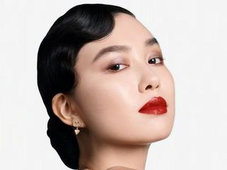 迪奥彩妆星品 |  新年开运红妆 尽释自信魅力
