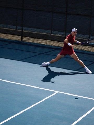 全新高性能短裤Vuori HardKore 正式推出， Vuori携手品牌合作伙伴、职业网球运动员 Jack Draper 倾情演绎广告大片