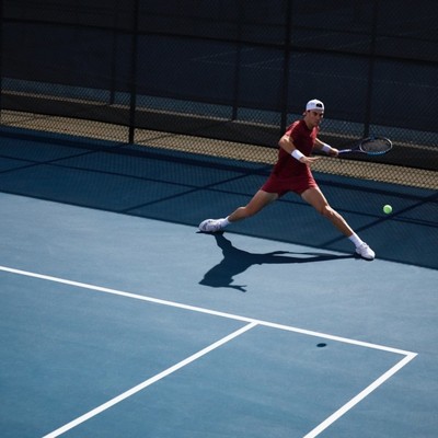 全新高性能短裤Vuori HardKore 正式推出， Vuori携手品牌合作伙伴、职业网球运动员 Jack Draper 倾情演绎广告大片