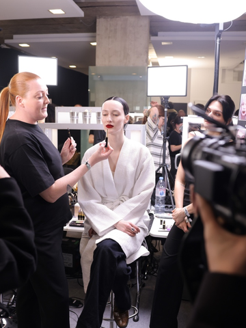 TOM FORD发布2026秋冬系列秀场妆容