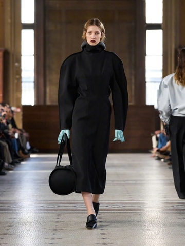 Carven 发布 2026 秋冬系列