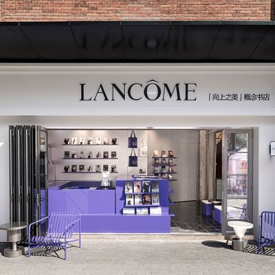 「 向上看，更好看」 兰蔻塑颜「向上之美」影像展，映照时代女性的飞扬群像