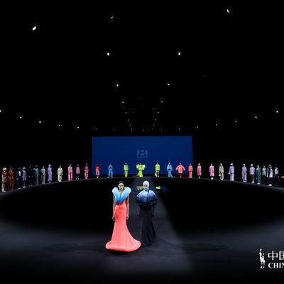 HOII 后益首度登陆中国国际时装周 「熙怡」系列亮相北京