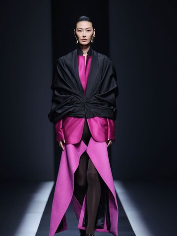 探寻内在力量：乙乙国际以时装解构“规则下的自我”