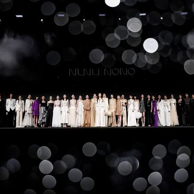 NUNU NONO「缘起星辰」大秀启幕，以诗意织就浩瀚宇宙