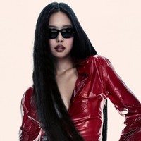 镜显不羁，率性自我 全球影响力文化偶像 Jennie 出任 Ray-Ban 雷朋全球品牌代言人