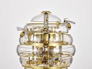 蜂巢座钟 Chopard萧品牌经典标志化身机械杰作，致献品牌弗勒里耶制表工坊三十载荣光