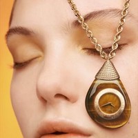 PIAGET伯爵呈献Swinging Pebbles坠饰时计 时光有形，韵律无声