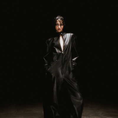 设计师Runtan Du最新系列《Undefined Deity》：以神话叙事重塑当代时尚身份