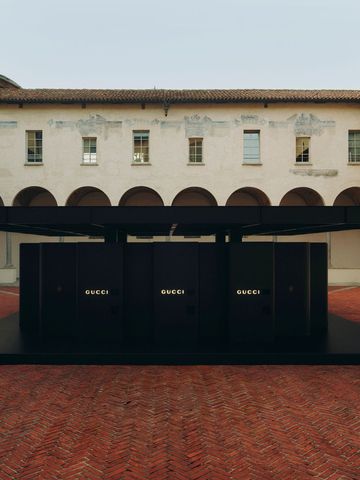 古驰呈现由DEMNA策划的《GUCCI MEMORIA》展览 2026年米兰设计周外围展期间于圣辛普利齐亚诺回廊（Chiostri di San Simpliciano）启幕