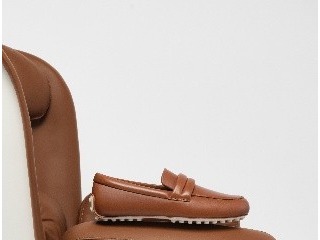 ICONS BY ICONS典藏之作，致敬经典 TOD'S 以二十世纪意大利设计杰作为灵感，礼赞GOMMINO豆豆鞋