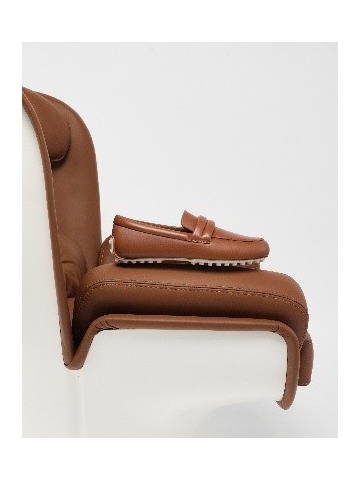 ICONS BY ICONS典藏之作，致敬经典 TOD'S 以二十世纪意大利设计杰作为灵感，礼赞GOMMINO豆豆鞋