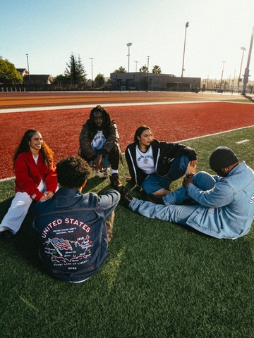 以丹宁致敬球迷文化， Levi’s® 推出美国足协系列