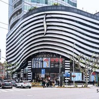 丝芙兰「玩妆里」亮相上海向阳旗舰店
