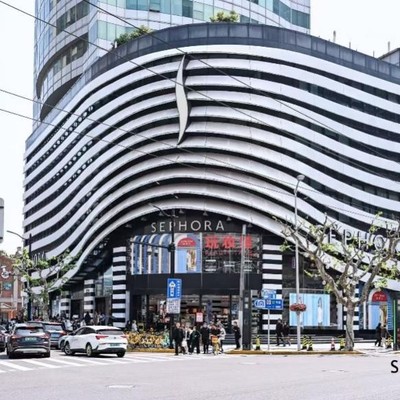 丝芙兰「玩妆里」亮相上海向阳旗舰店