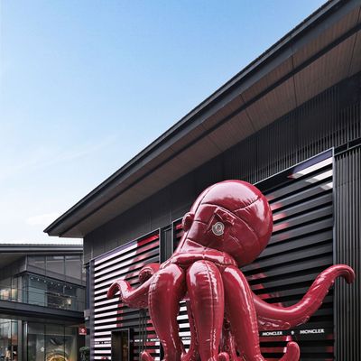 盟可睐Moncler「轻松入夏」艺术装置登陆成都太古里旗舰店