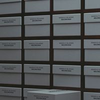 BALENCIAGA I MANOLO BLAHNIK 匠心共序，联袂呈献 