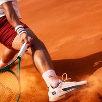 为红土赛季破土而生——Wilson威尔胜Rush 5 Tour红土版，专属科技赋能赤色疆场