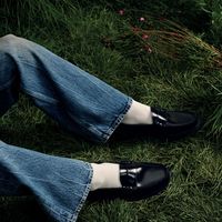JIMMY CHOO 发布2026夏日衣橱系列广告大片