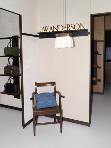 JW ANDERSON 于巴黎卢浮宫街15号呈现限时精品空间