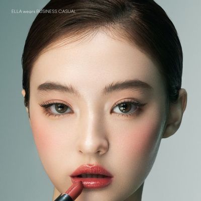 唇光乍现，自有“镜”界 M·A·C魅可水漾「波光」子弹头唇膏焕新登场
