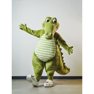 Crocs卡骆驰揭晓全新品牌角色Niles， 开启品牌叙事新篇章