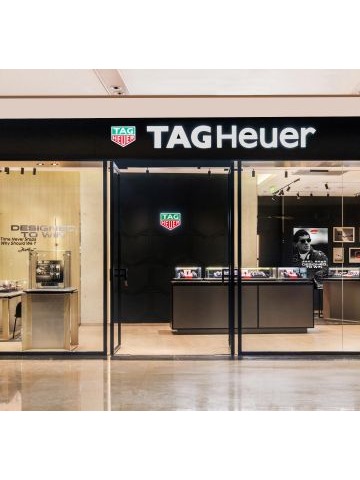 TAG Heuer 泰格豪雅上海兴业太古汇精品店盛大开业 驰骋都市风尚，启序沪上全新篇章