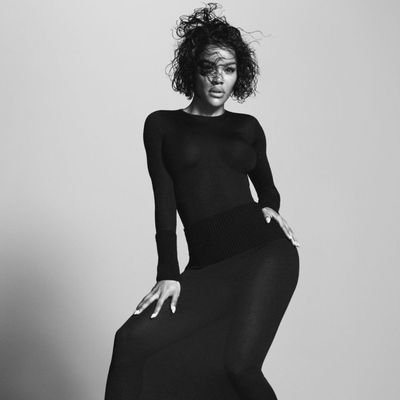 ALAÏA 2026夏秋系列广告大片——廓形本质
