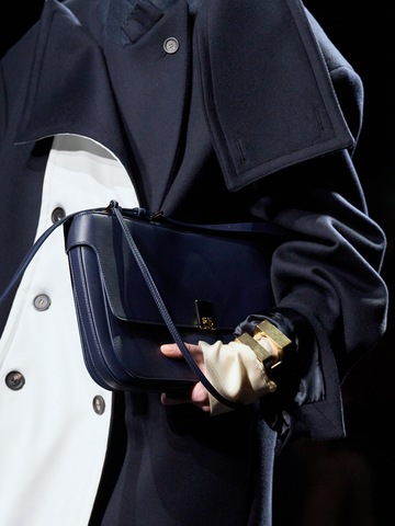 FERRAGAMO CARA 手袋