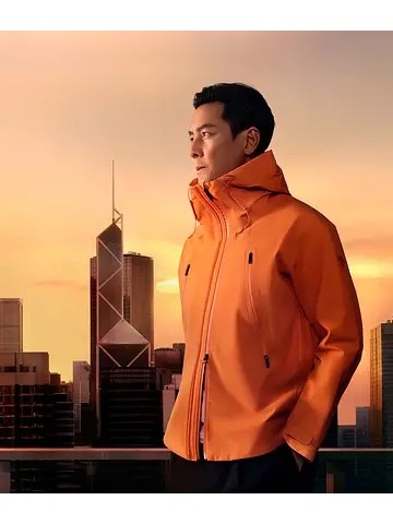 迪桑特携手吴彦祖推出ALLTERRAIN CREAS夹克全新联名配色 以天际橙光诠释“形随意动”