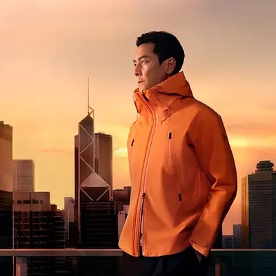 迪桑特携手吴彦祖推出ALLTERRAIN CREAS夹克全新联名配色 以天际橙光诠释“形随意动”