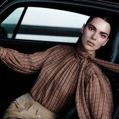 KENDALL JENNER 诠释 FRAME 2026 秋季系列