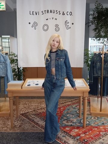 Levi’s® 携手 Rosé 推出 “The Original Girl” 联名系列，以个性化定制致敬原创精神