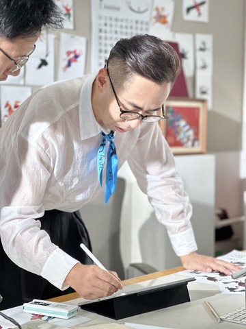 文成武：把千年能量装进中秋 ——从民间生命图腾到当代设计的转译