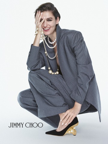 JIMMY CHOO发布「珍珠的智慧」限定系列 致敬 JIMMY CHOO 品牌三十周年