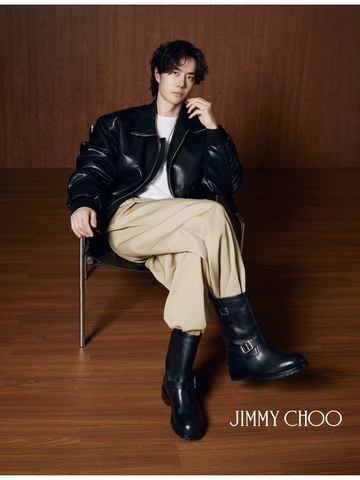 JIMMY CHOO 发布由全球品牌代言人王一博演绎的全新机车靴广告大片