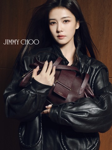 JIMMY CHOO发布由全球品牌代言人白鹿演绎的冬季必备风格单品